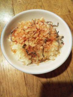 ご飯に鰹節と塩昆布-レシピのメイン写真