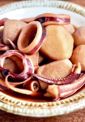 冷凍里芋で簡単に!いかと里芋の煮物-レシピのメイン写真