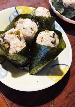 混ぜこみ高菜と白胡麻の焼き海苔おにぎり-レシピのメイン写真