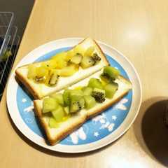 รูปของ キウイトースト