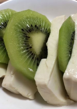 塩豆腐とキウイでカプレーゼ風-レシピのメイン写真