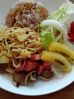 オイスター焼きそばinゴールデンキウイ-レシピのメイン写真