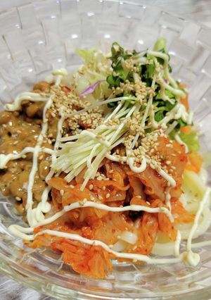 簡単5分　納豆キムチサラダうどん-レシピのメイン写真