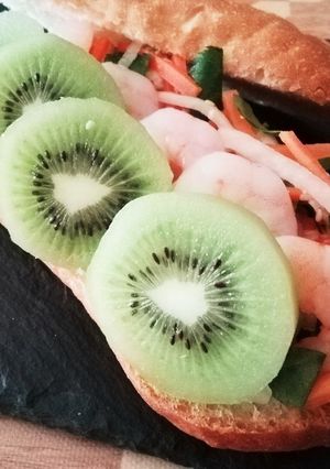 キウイ×海老☆野菜たっぷりバインミー-レシピのメイン写真