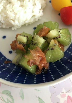 ご飯に合う♪梅おかかキウイ-レシピのメイン写真