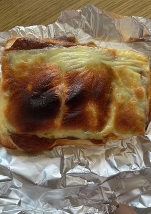 残ったカレーでカレーチーズトースト-レシピのメイン写真