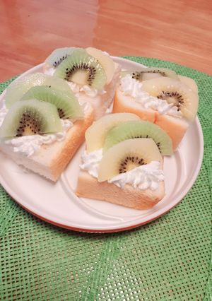 キウイと食パンで贅沢スィーツ-レシピのメイン写真
