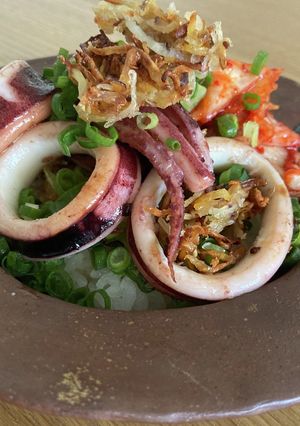 カリカリマカの　イカキムチ丼-レシピのメイン写真