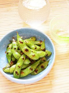 ☺簡単おつまみ♪ごま油香る焼き枝豆☺-レシピのメイン写真