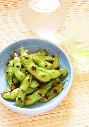 ☺簡単おつまみ♪ごま油香る焼き枝豆☺-レシピのメイン写真