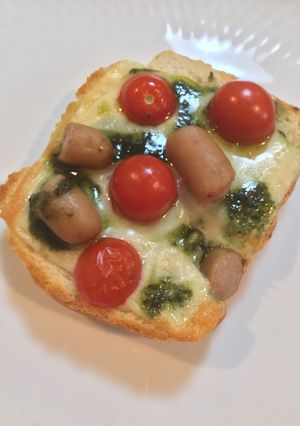 ジェノベーゼソースで、ピザトースト-レシピのメイン写真