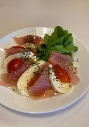 トマトとモッツァレラの生ハムカプレーゼ-レシピのメイン写真