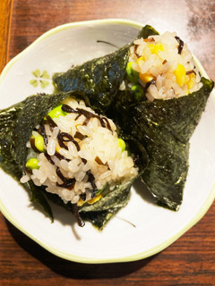 塩昆布と枝豆コーン焼き海苔おにぎり-レシピのメイン写真