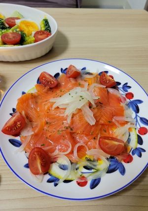 彩り豊かなサーモンのカルパッチョ-レシピのメイン写真