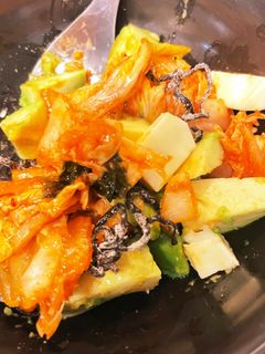 塩昆布キムチとアボガドチーズのおつまみ-レシピのメイン写真
