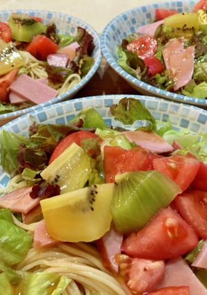 キウイで彩り良い冷製パスタ-レシピのメイン写真