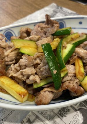 豚肉とズッキーニの塩麹炒め-レシピのメイン写真