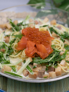桃と鮭の親子を使った冷製パスタ-レシピのメイン写真