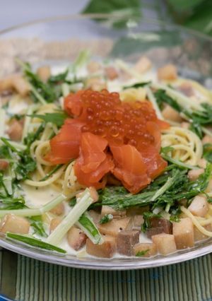 桃と鮭の親子を使った冷製パスタ-レシピのメイン写真