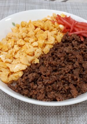 【そぼろ丼】子供は大好き　お弁当にも！-レシピのメイン写真