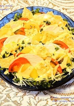 キウイと夏野菜とパリパリチーズのサラダ-レシピのメイン写真