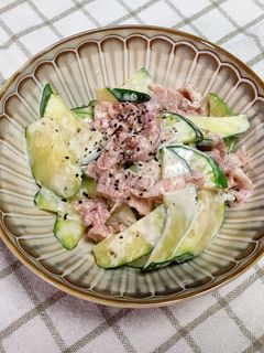 ズッキーニと生ハムのずぼらサラダ-レシピのメイン写真