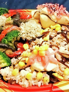 “混ぜご飯”やさい昆布煮/コーンツナマヨ-レシピのメイン写真