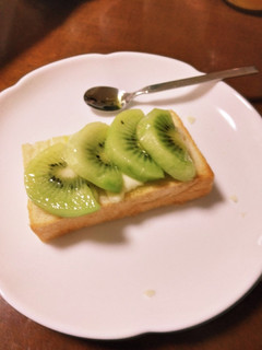 キウイのはちみつチーズチースト-レシピのメイン写真