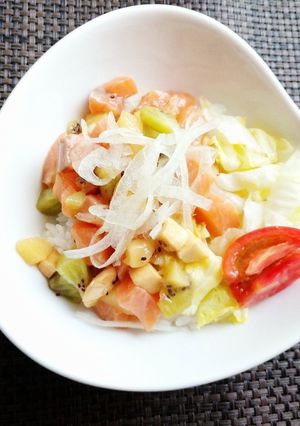 キウイ入♡フルーティーポキ丼-レシピのメイン写真