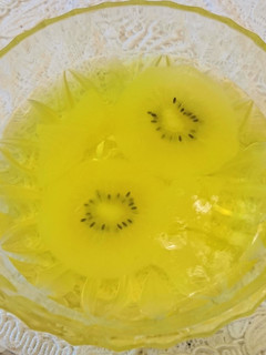 カキ氷シロップで♪キウイ寒天-レシピのメイン写真