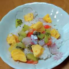 รูปของ フレッシュな香り**キュウイちらし**