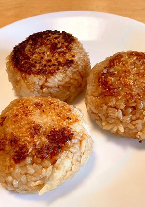 フライパンで簡単！お母さんの焼きおにぎり-レシピのメイン写真