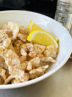 カリッカリ鶏皮丼☆岩塩レモンでガツンと!-レシピのメイン写真