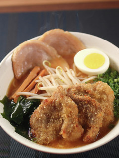 高知県のご当地グルメ!味噌カツラーメン♪-レシピのメイン写真