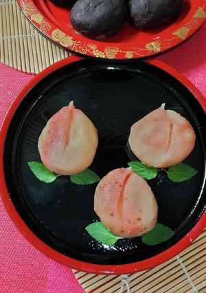お盆 残っていた白餡と桜餡で桃ぼたもち♡-レシピのメイン写真