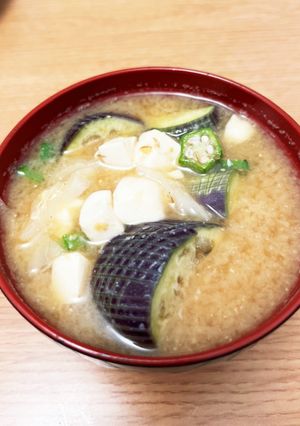 色が濁らない！オクラとナスの味噌汁-レシピのメイン写真