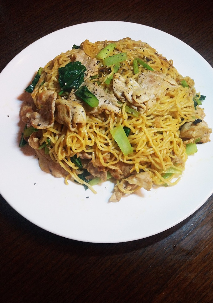 簡単☆豚肉と小松菜のカレー風味焼きそば-レシピのメイン写真