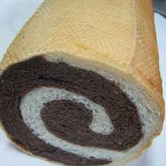 A picture of くるくるっ✿ココア＆プレーン渦巻きパン.