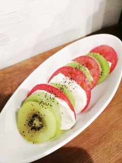 キウイでカプレーゼ★-レシピのメイン写真
