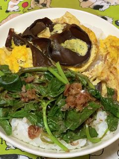 モロヘイヤと木耳の卵とじ2色丼-レシピのメイン写真