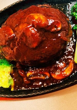 洋食の王様『ハンバーグ』赤ワインソース-レシピのメイン写真