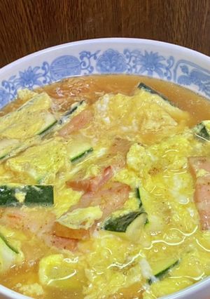 ズッキーニとベーコンと卵のチキンラーメン-レシピのメイン写真