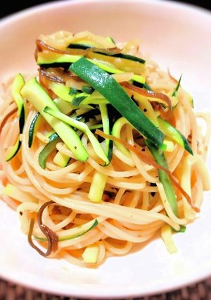 超簡単!ズッキーニと塩昆布のパスタ-レシピのメイン写真