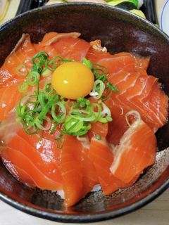 サーモンの漬け丼-レシピのメイン写真