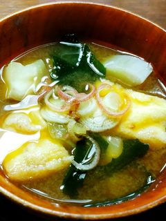 薄揚げと白茄子のお味噌汁 梅酵母入り-レシピのメイン写真