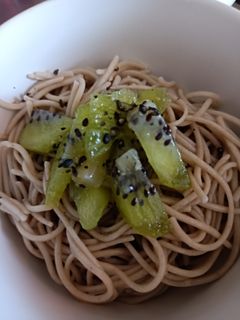 ゼスプリキウイで美肌蕎麦-レシピのメイン写真