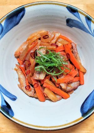 豚バラ肉と冷凍フライドポテトで肉じゃが-レシピのメイン写真