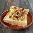 焼きいもレーズンのオープンサンド