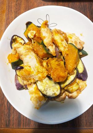 柔らか醬油麹鷄胸肉パン粉焼き♡温野菜和え-レシピのメイン写真