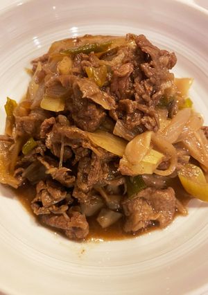 簡単！ご飯がすすむ牛肉と舞茸の炒め物-レシピのメイン写真